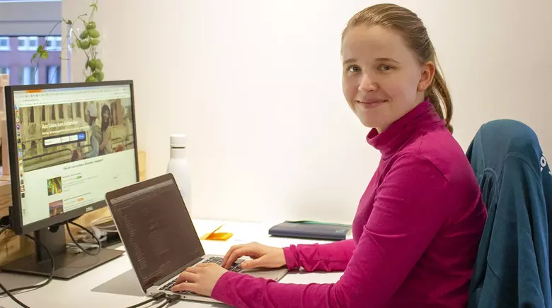 Portrait of Lydia Seidlitz, Software Engineer at GetYourGuide Berlin